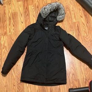 Mid length waterproof down puffer black jacket with faux fur hood
